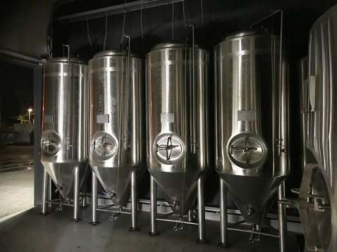 荷蘭客戶的釀酒設(shè)備安裝完成！